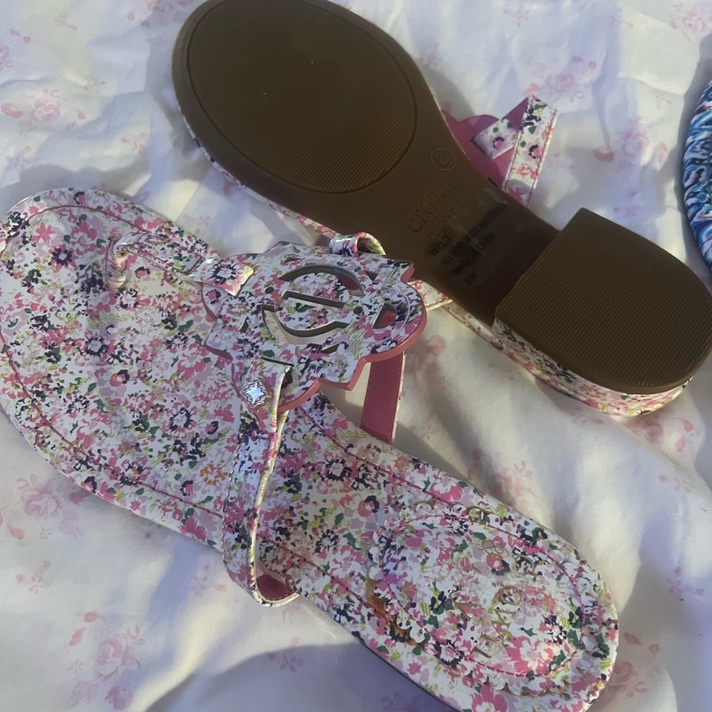 crown & ivy Floral Sandals - Pink and White